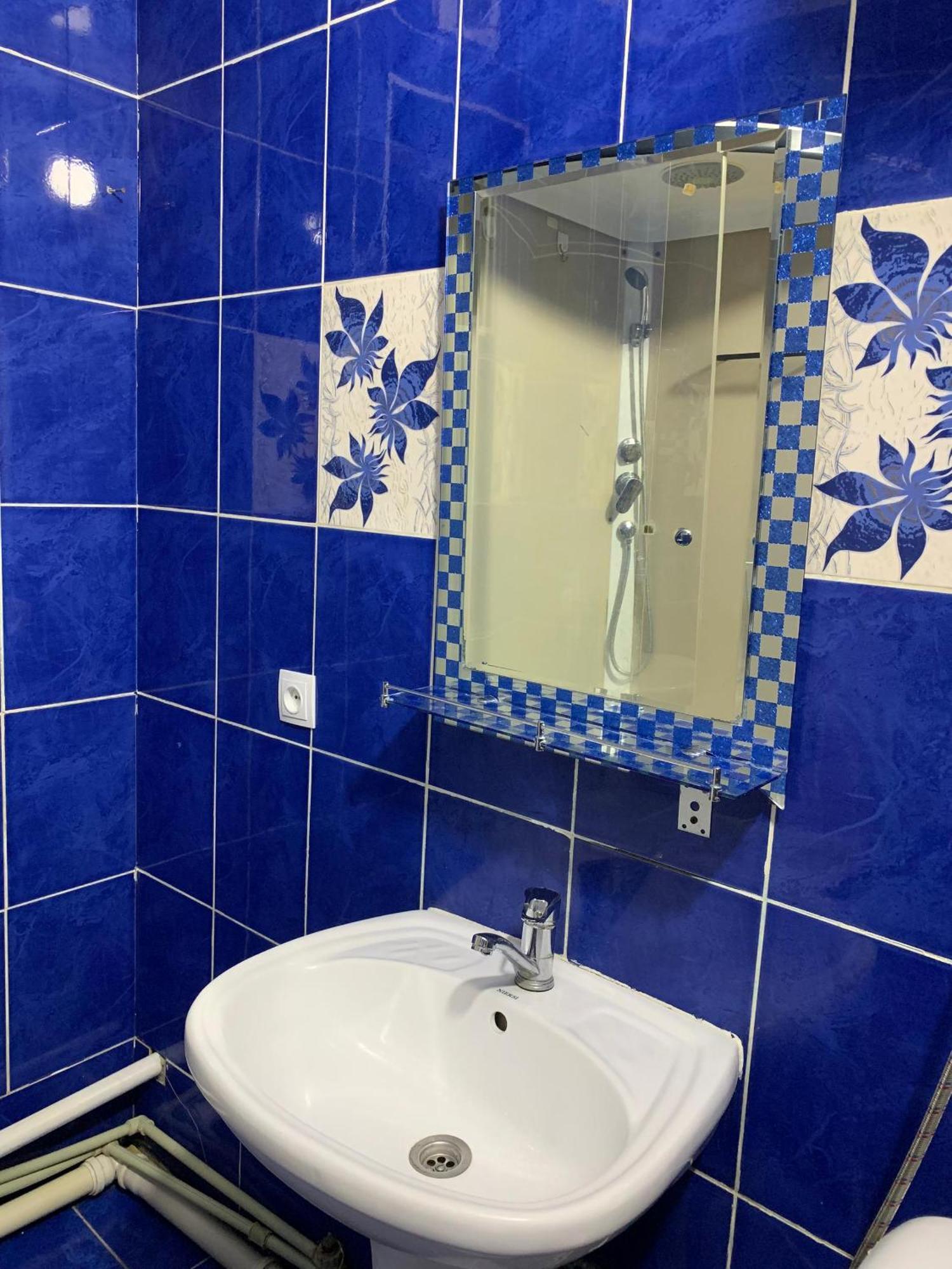 Bozui Hostel Bisjkek Buitenkant foto